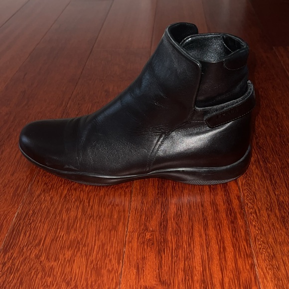 Women's Size 8.5 Vintage Prada Sport Velcro Strap Ankle Boots - Picture 3 of 7